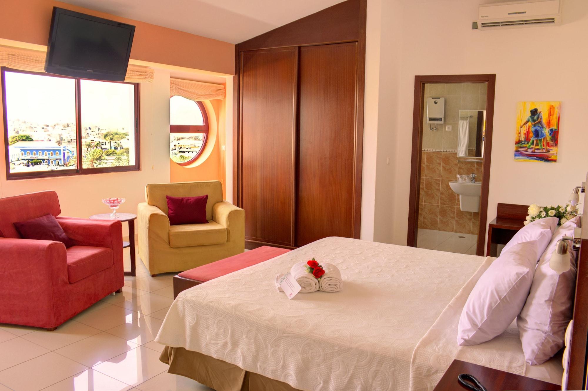 Hotel Livvo Don Paco Mindelo Bagian luar foto