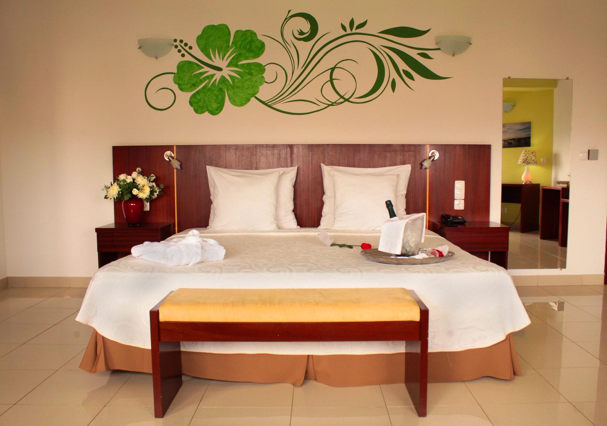Hotel Livvo Don Paco Mindelo Bagian luar foto
