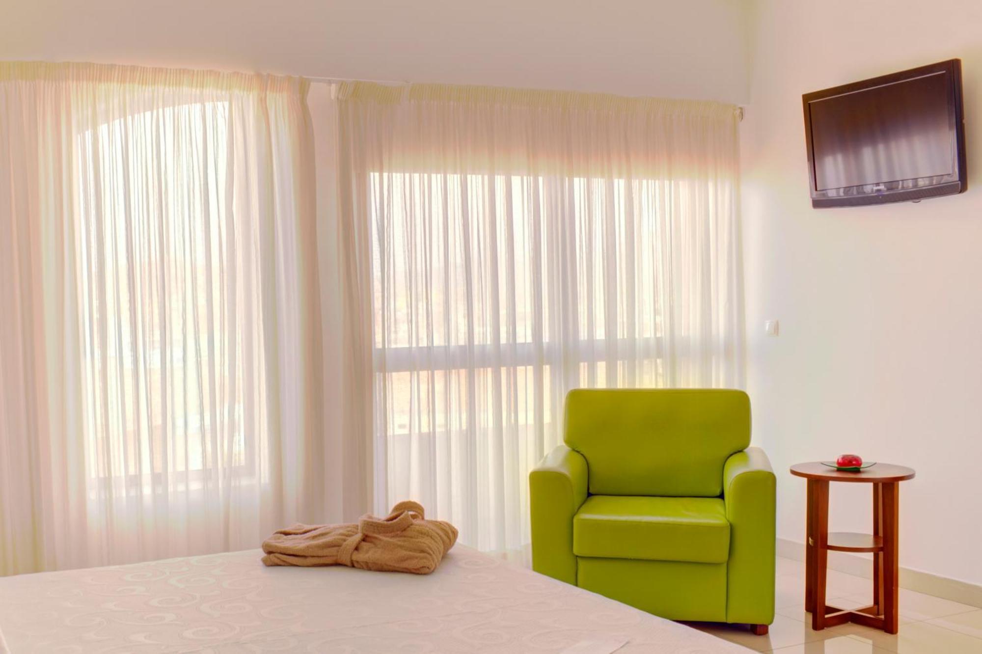 Hotel Livvo Don Paco Mindelo Bagian luar foto