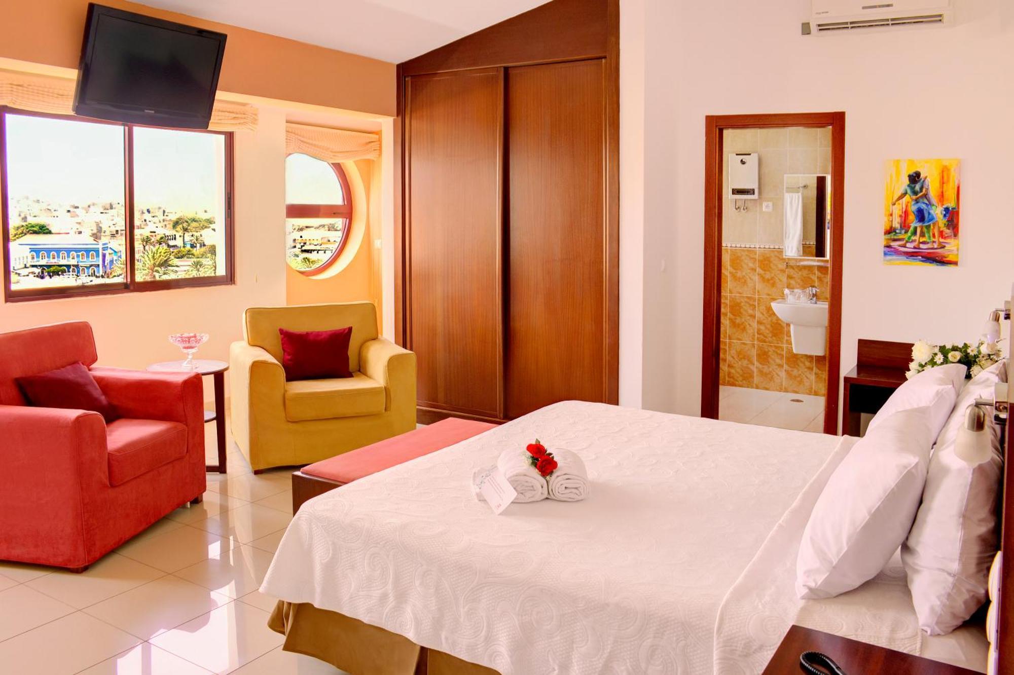 Hotel Livvo Don Paco Mindelo Bagian luar foto