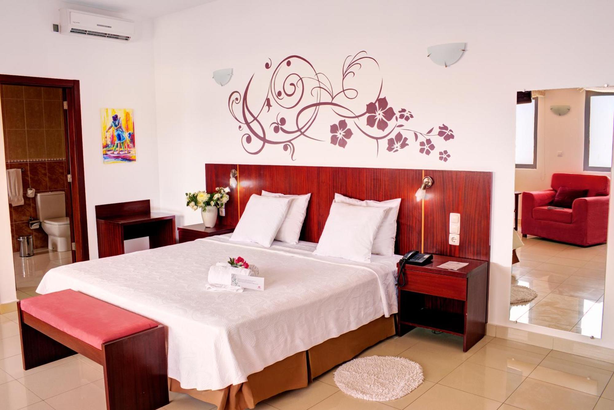 Hotel Livvo Don Paco Mindelo Bagian luar foto