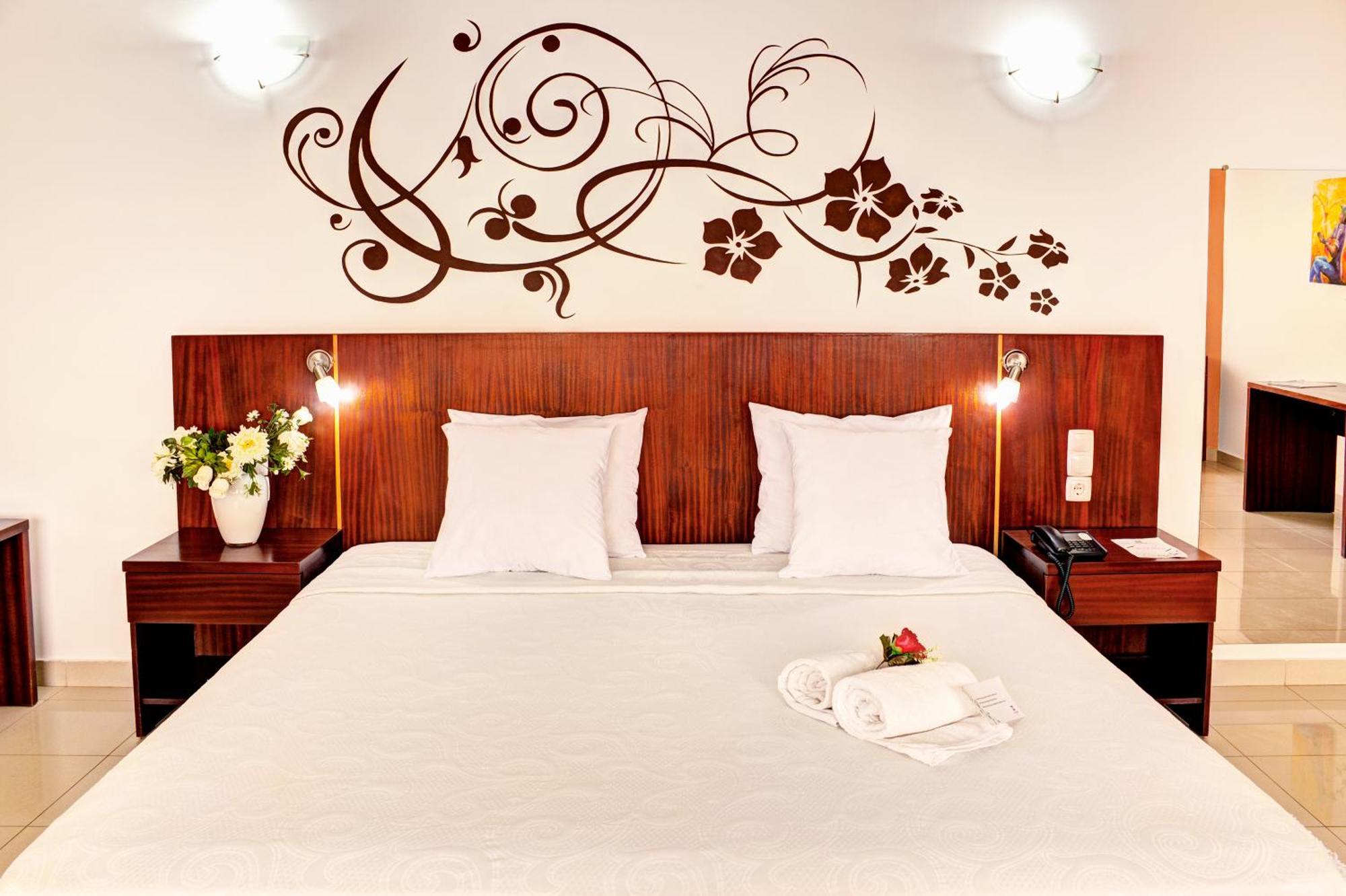 Hotel Livvo Don Paco Mindelo Bagian luar foto